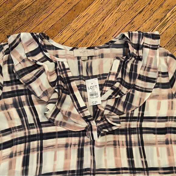 NWT Loft Outlet Petite ruffled white/pink/navy plaid long sleeve blouse - Picture 2 of 3